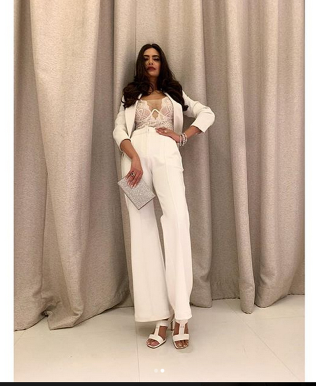 Esha Gupta Instagram Pics